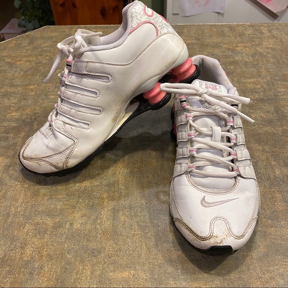 womens shox sneakers